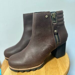 Women’s Sorel Danica Brown Waterproof Leather Boot Size 7.5